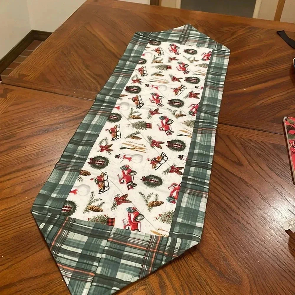 Christmas Table‎ Runner